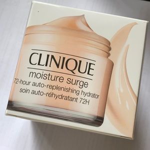 Clinique moisture Surge 72h hydrator